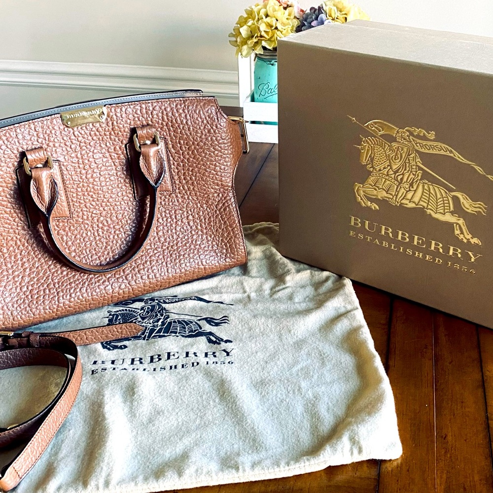Burberry Cross Body. - Picture 1 of 10